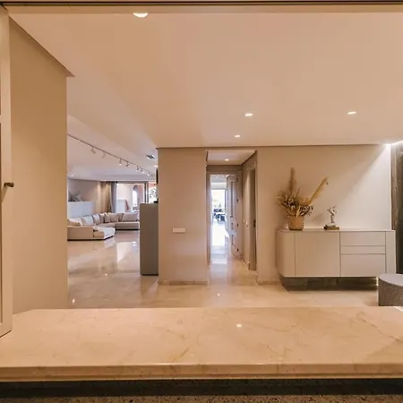 Luxury Sea Views Apartment