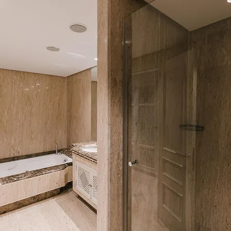 Luxury Sea Views *